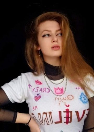 Evelina, 19 ani.
