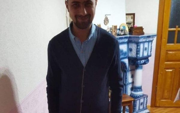 Denis, 21 de ani