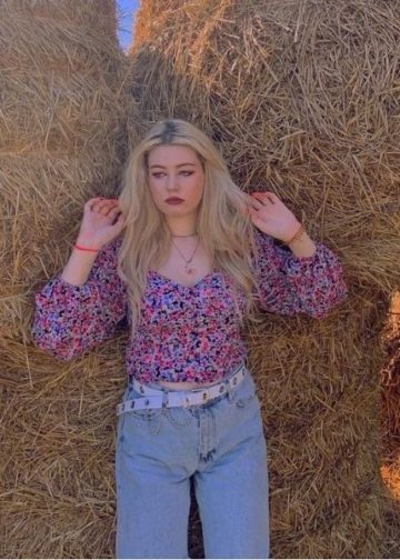 Anastasia, 19 ani