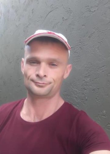 Victor, 34 de ani