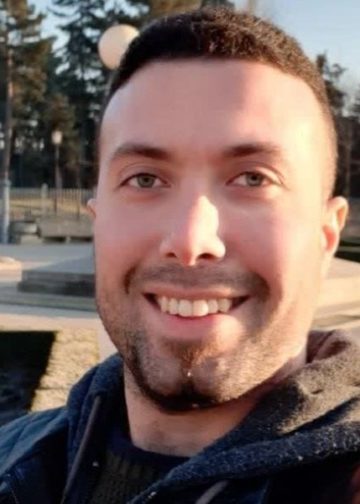 Ali, 33 de ani
