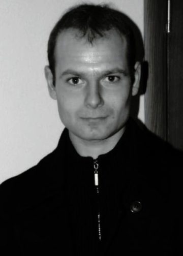Ali, 33 de ani