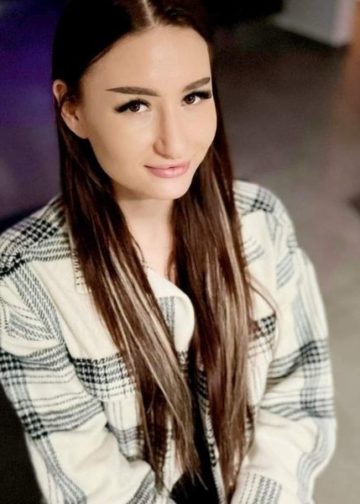 Claudia, 21 de ani