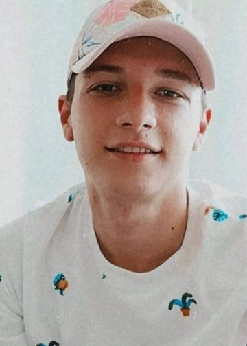 Petru, 22 de ani