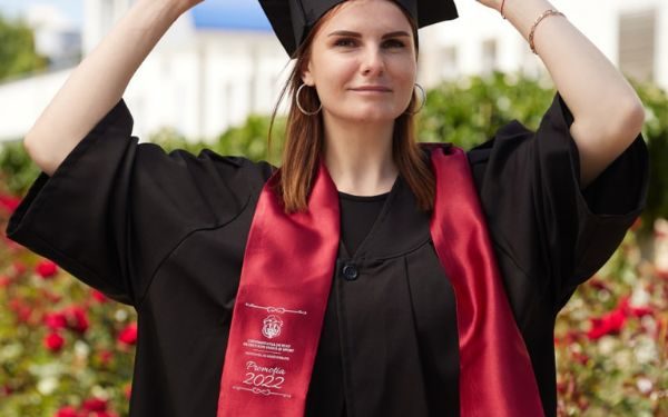 Ana Maria, 27 de ani